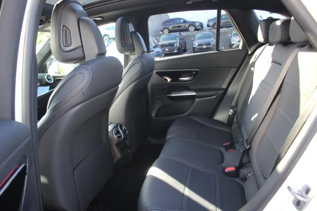 Used 2025 White Mercedes-Benz GLC 300 image 24