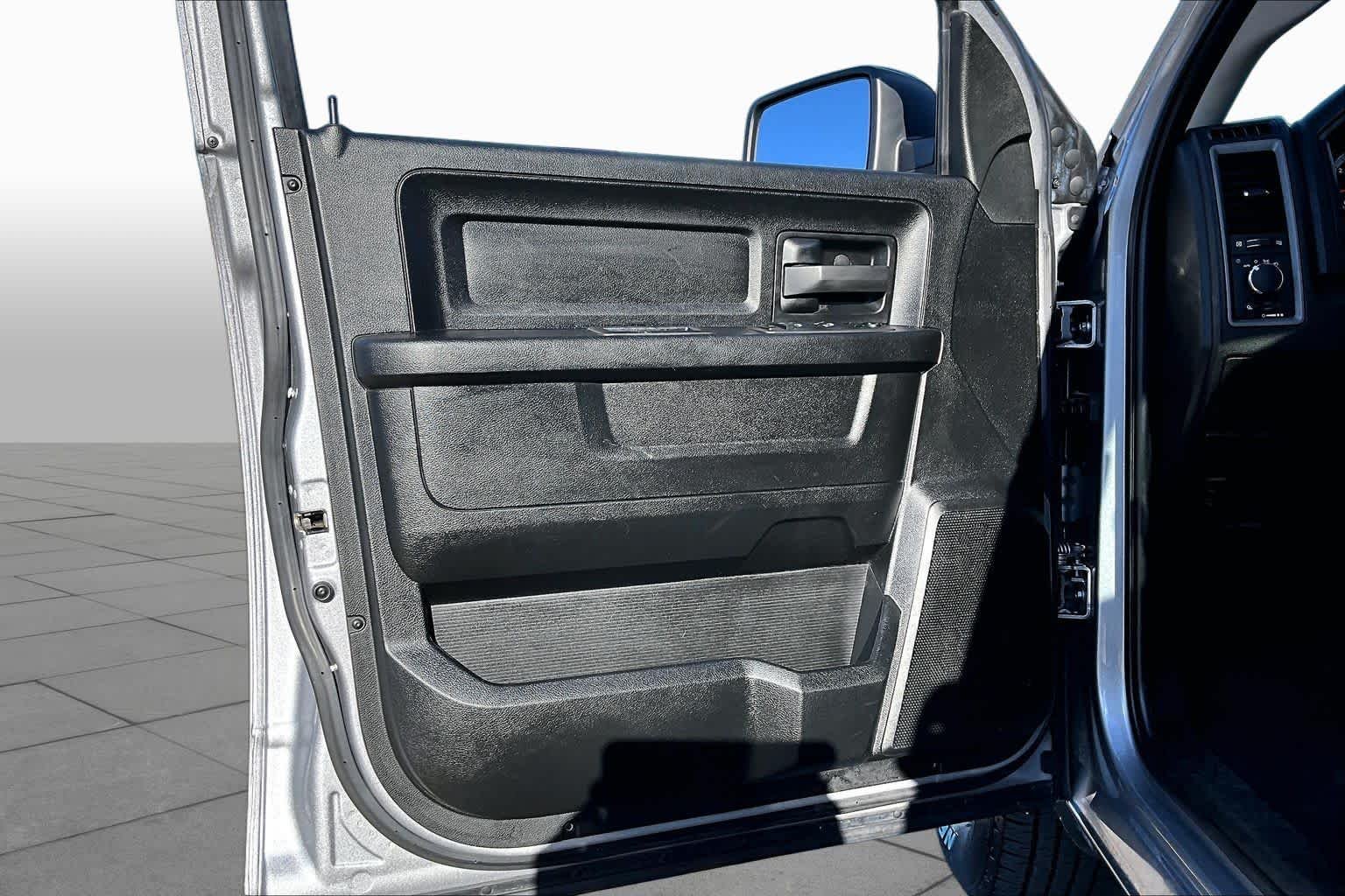 Used 2022 Billet Silver Metallic Clearcoat Ram Tradesman image 22