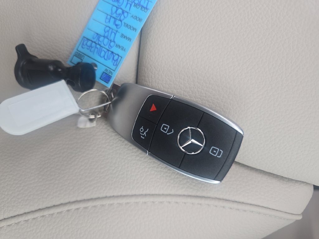 New 2026 Mountain Grey Metallic Mercedes-Benz GLA 250 image 28