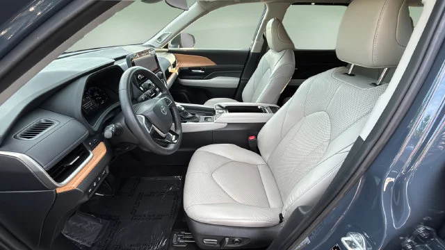 2024 Toyota Grand Highlander Limited - Photo 20