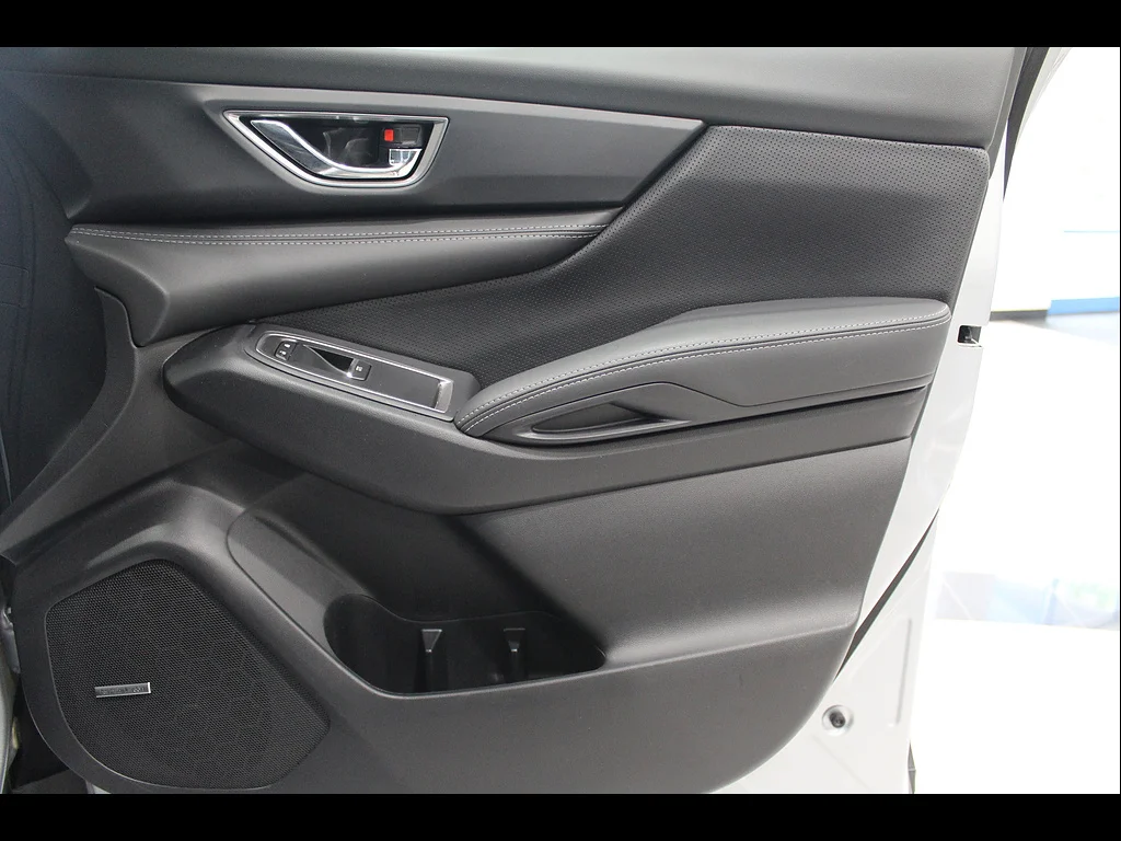 Used 2023 Ice Silver Metallic Subaru Limited 7-Passenger image 25