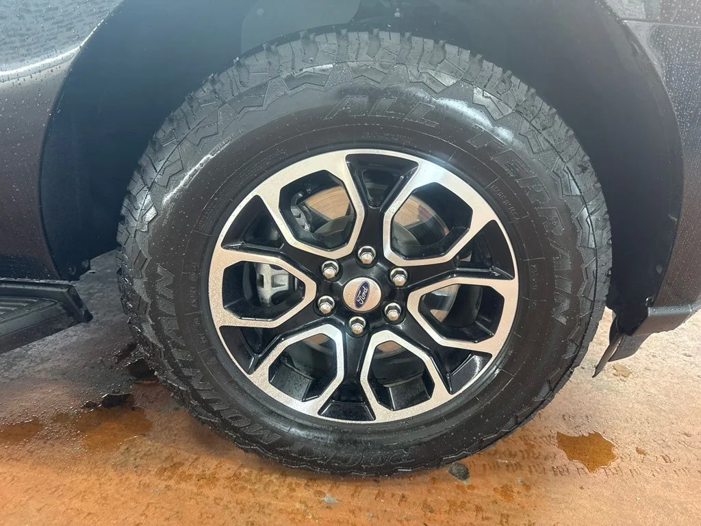 Used 2022 Agate Black Metallic Ford XLT image 10