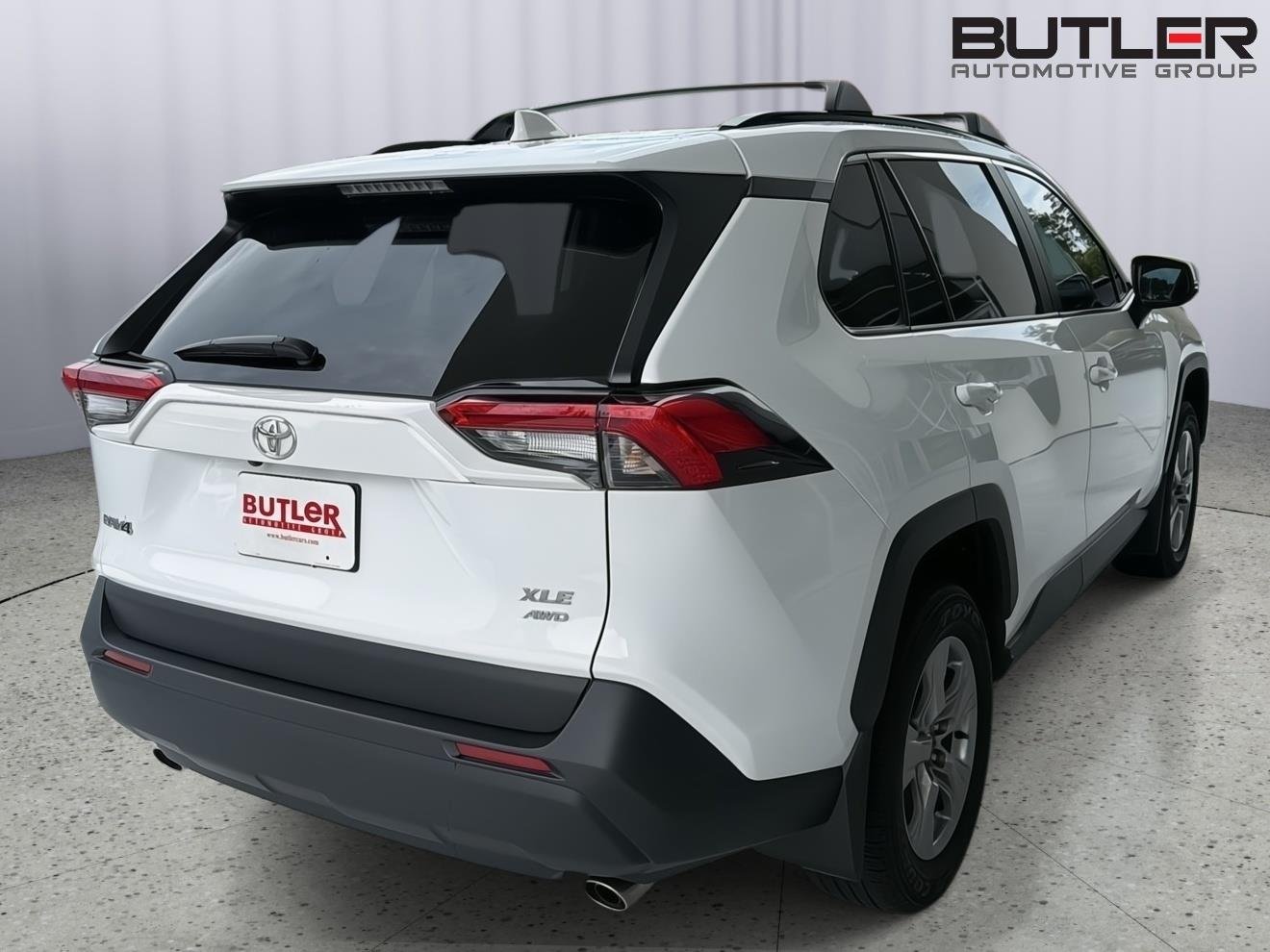 Used 2024 Ice Cap Toyota XLE image 6