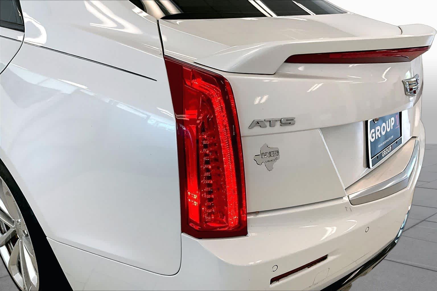 Used 2017 Crystal White Tricoat Cadillac  image 28
