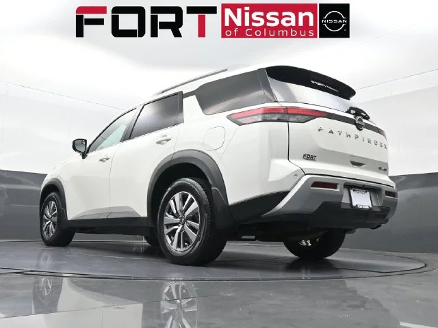 Used 2022 White Nissan SL image 37