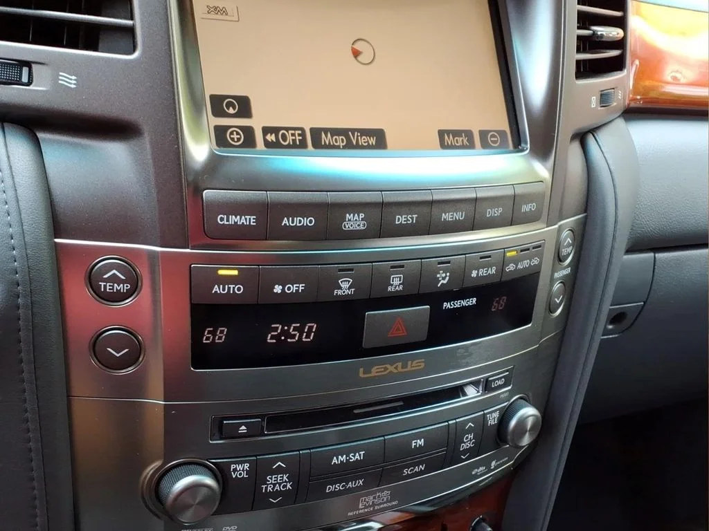 Used 2008  Lexus 570 image 6