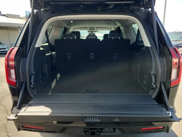 New 2027 Agate Black Metallic Ford Active image 7