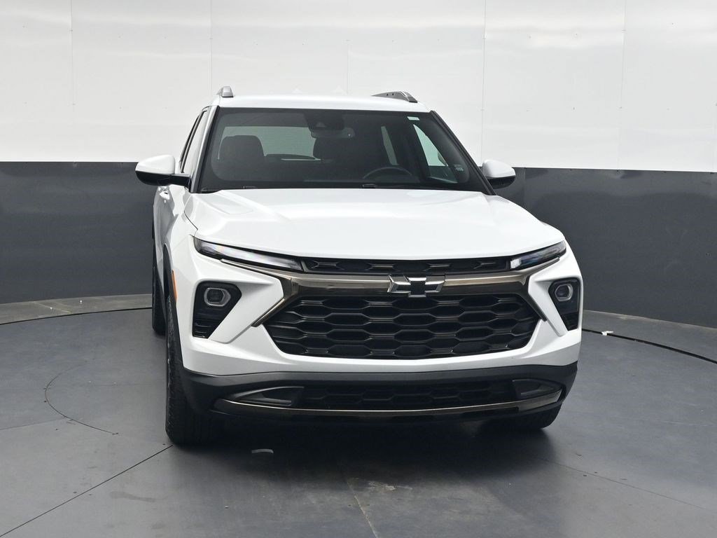 Used 2024 Summit White Chevrolet ACTIV image 10