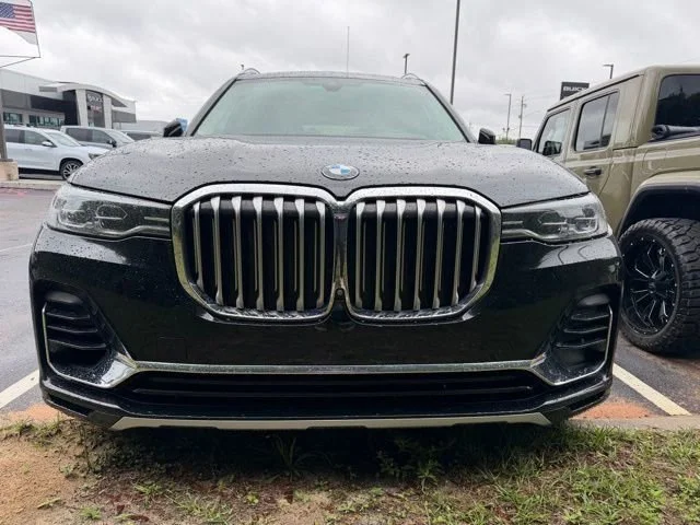 Used 2020 Blue BMW xDrive40i image 2