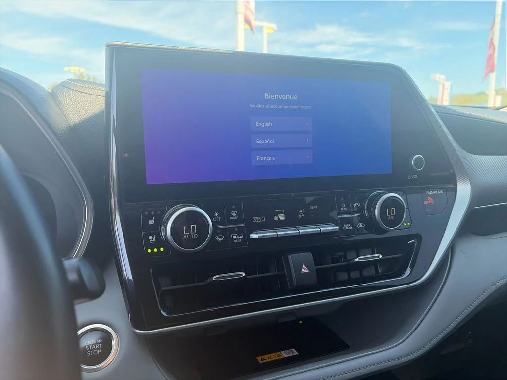 Used 2025 Black Toyota Platinum image 22