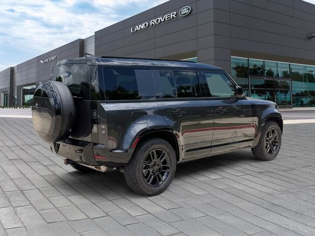New 2026 Carpathian Grey Land Rover X-Dynamic SE image 5