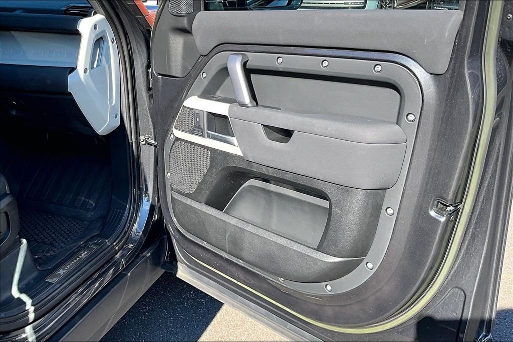 Used 2023 Gray Land Rover X-Dynamic SE image 19