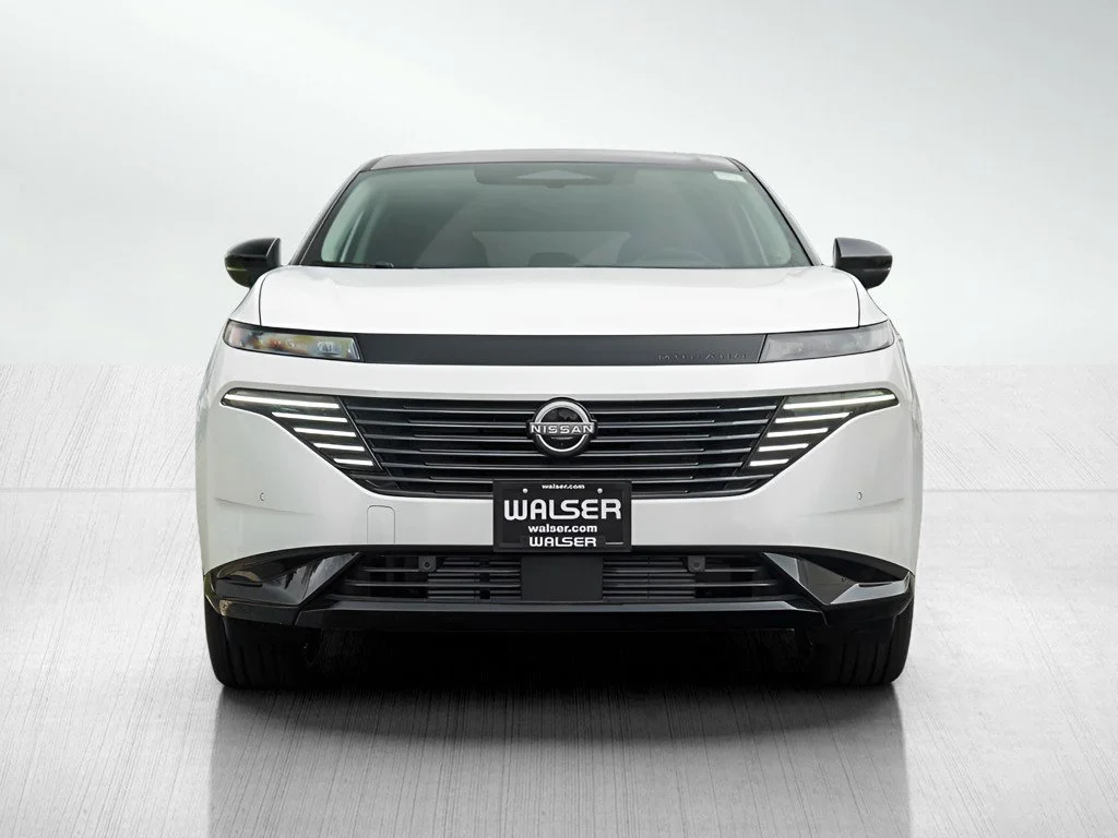 New 2026 Everest White Pearl TriCoat / Super Black Two-tone Nissan Platinum image 2