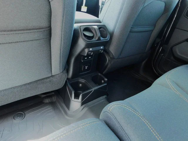 2025 Jeep Wrangler 4-Door Sahara - Photo 22