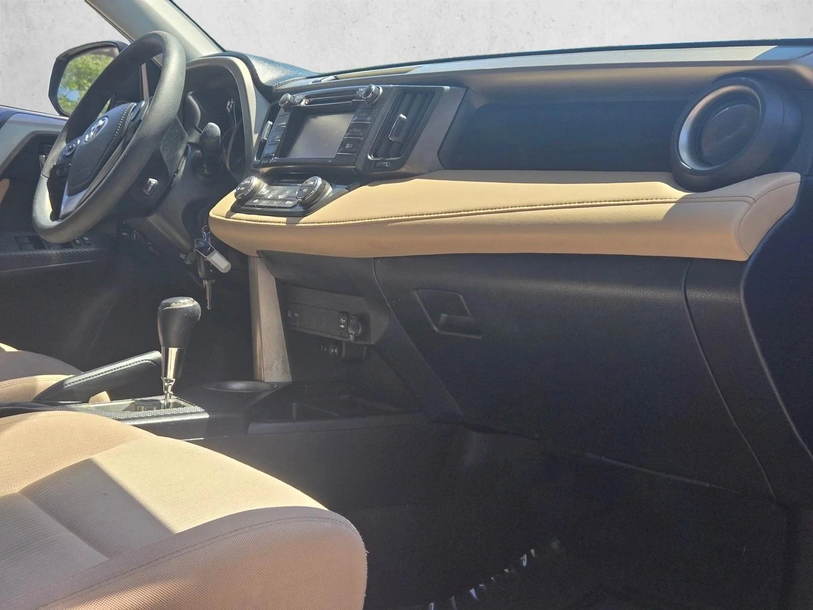 Used 2015 Pyrite Mica Toyota XLE image 21