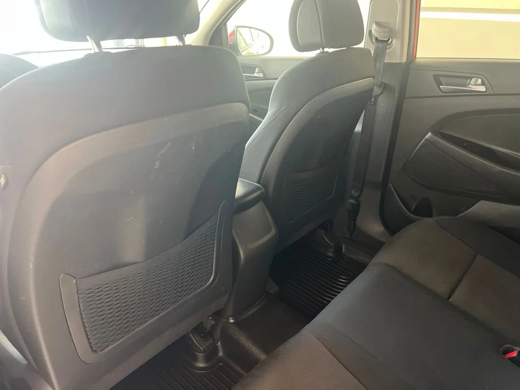 Used 2017 Sunset Hyundai SE image 25