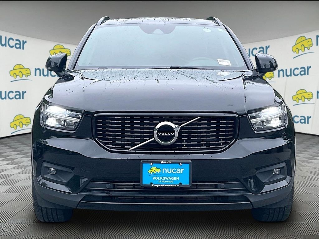 Used 2021 Black Volvo R-Design image 2