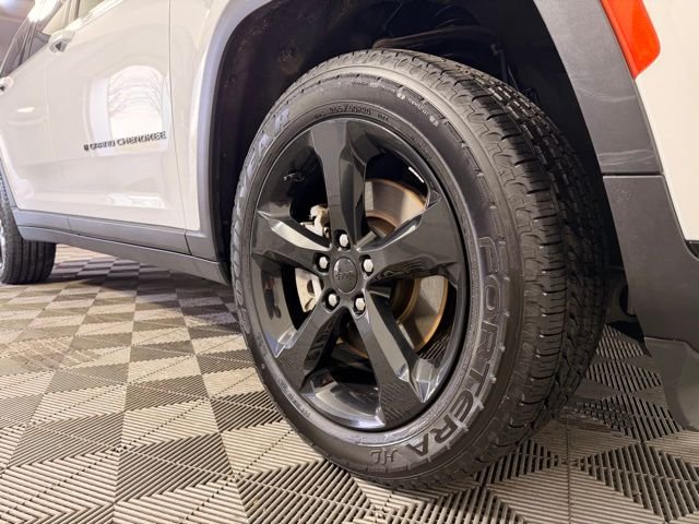 Certified 2023 Jeep Grand Cherokee L Limited with VIN 1C4RJKBG2P8719062 for sale in Shakopee, Minnesota