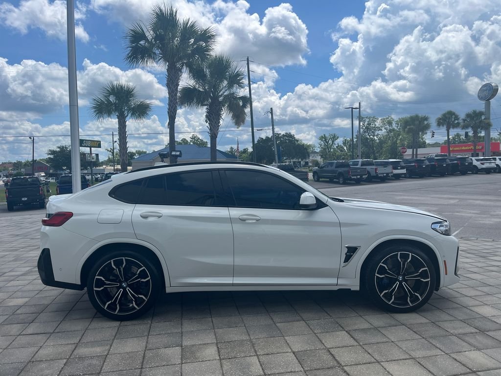Used 2024 Alpine White BMW Base image 7