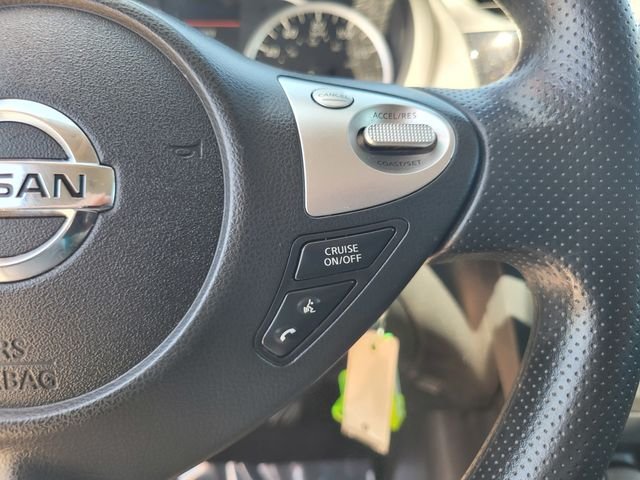 Used 2019 White Nissan S image 27