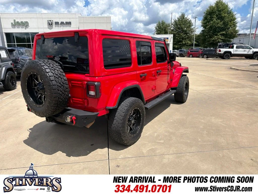 Used 2020 Red Jeep Unlimited Sahara Altitude image 12