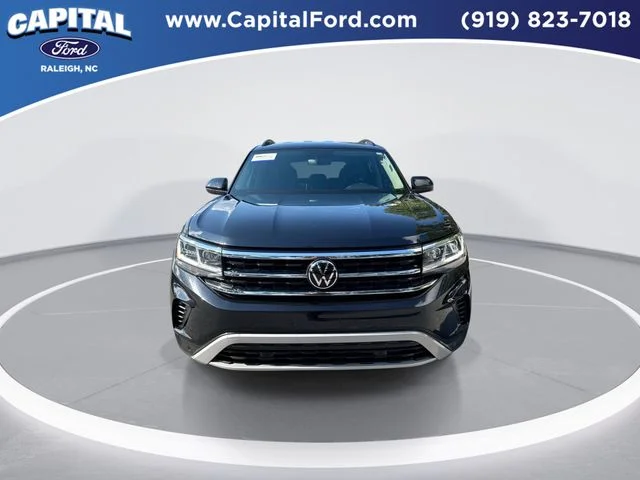 Used 2023  Volkswagen 3.6L V6 SE w/Technology image 3