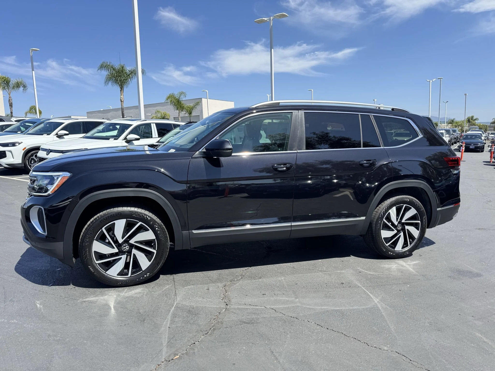 New 2026 Deep Black Pearl Volkswagen 2.0T SEL image 3