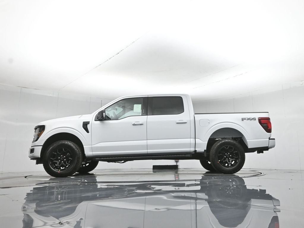 New 2026 Oxford White Ford XLT image 8