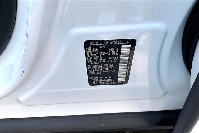 New 2027 RADIANT WHITE INFINITI LUXE image 33