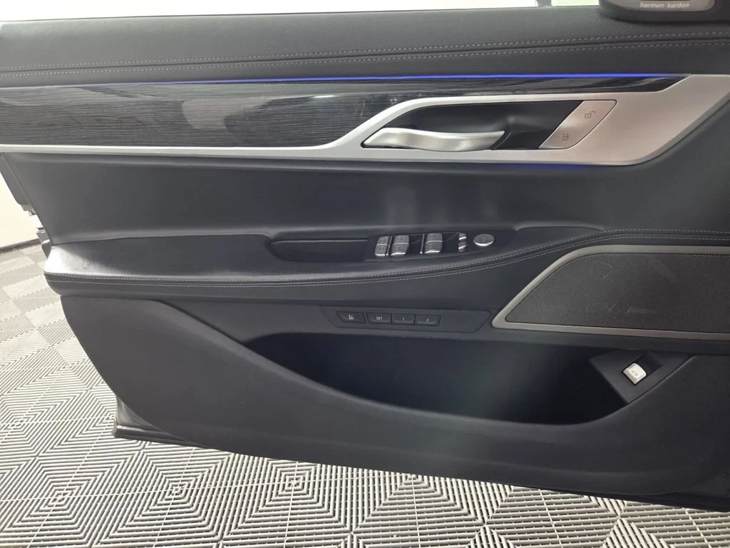 Used 2022 Bernina Grey Amber Effect Metallic BMW 740i image 20
