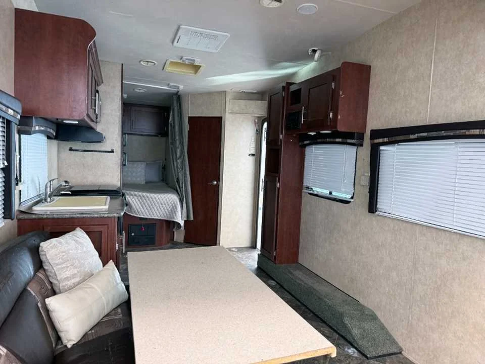Used 2015  FOREST RIVER  image 16