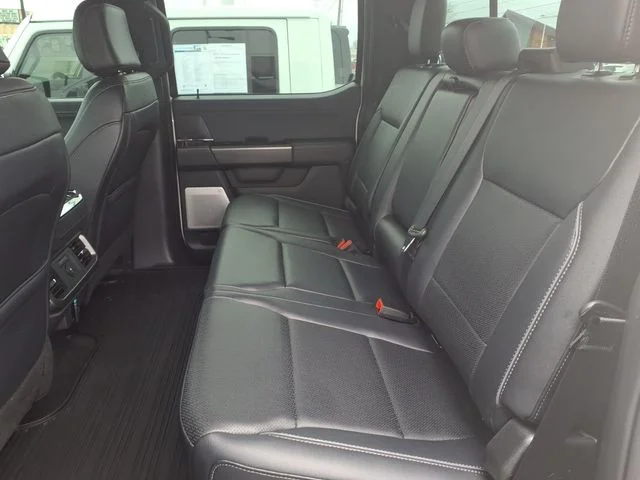 Used 2025 White Metallic Ford Lariat image 19