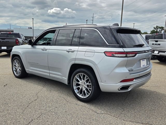 Used 2023 Silver Jeep Summit image 10