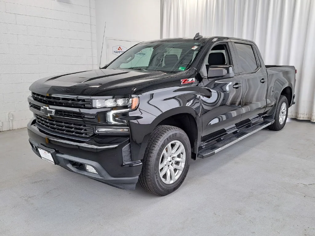 Used 2021 Black Chevrolet RST image 2