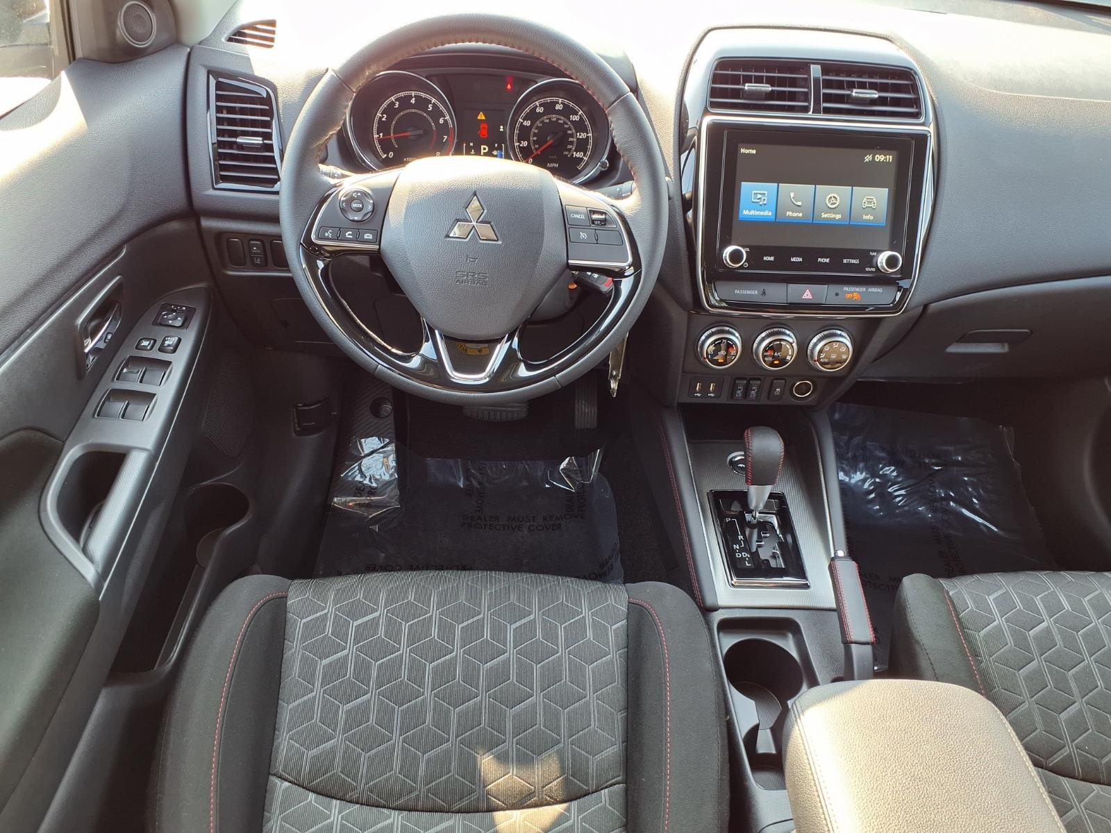Used 2025 White Mitsubishi 2.0 LE AWC image 2