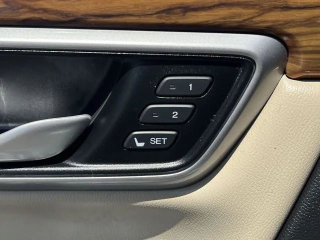 Used 2018  Honda Touring image 36