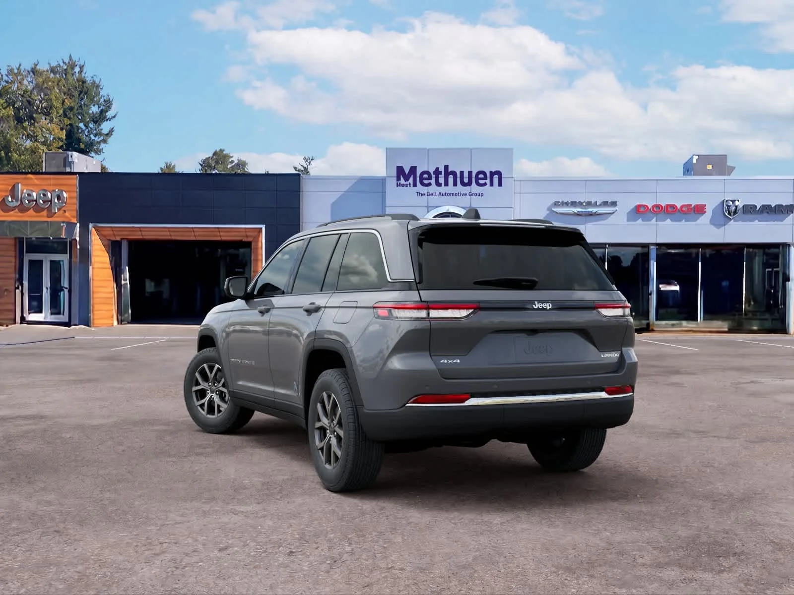New 2027 Sting-Gray Clearcoat Jeep Laredo X image 3