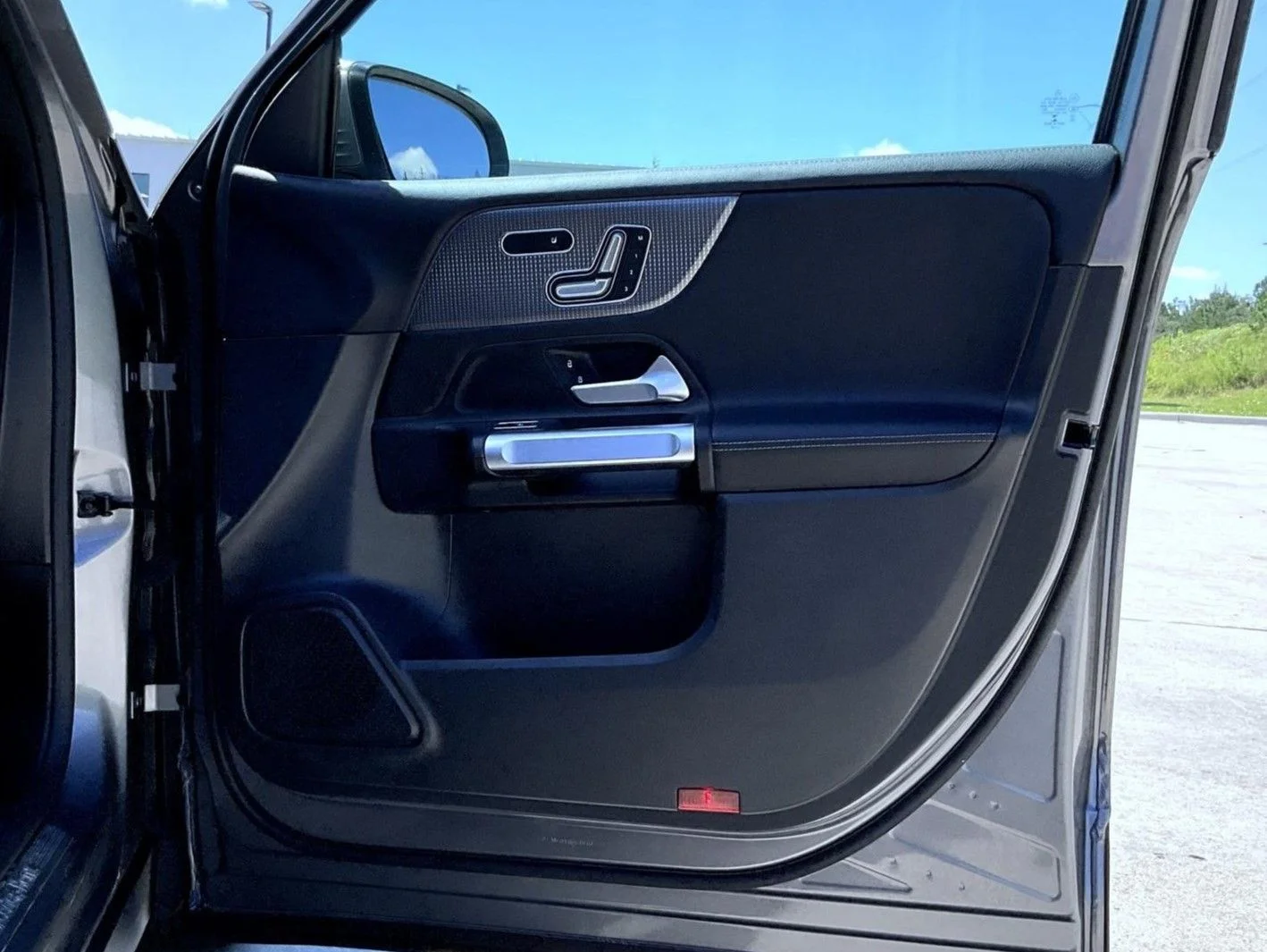 Used 2021 Gray Mercedes-Benz GLB 250 image 17