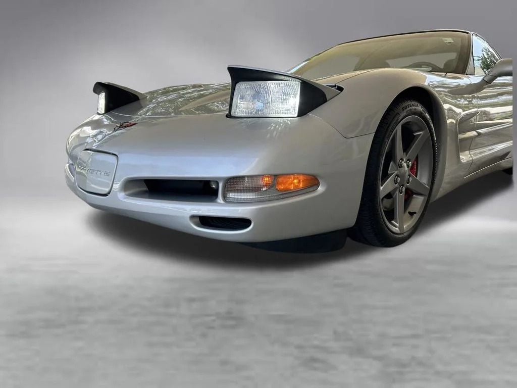 Used 2000 Silver Chevrolet Base image 13