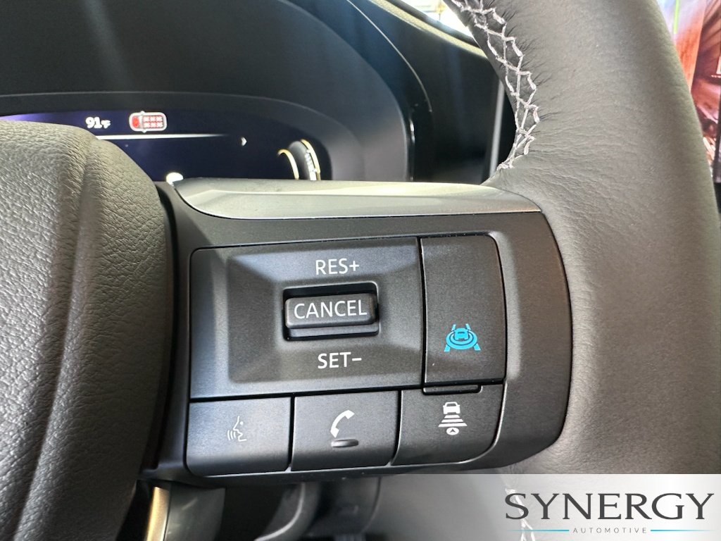 New 2027 2T RAD WHT INFINITI Sport AWD image 16