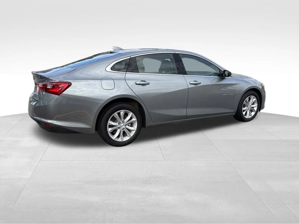 Used 2025 Gray Chevrolet LT image 3