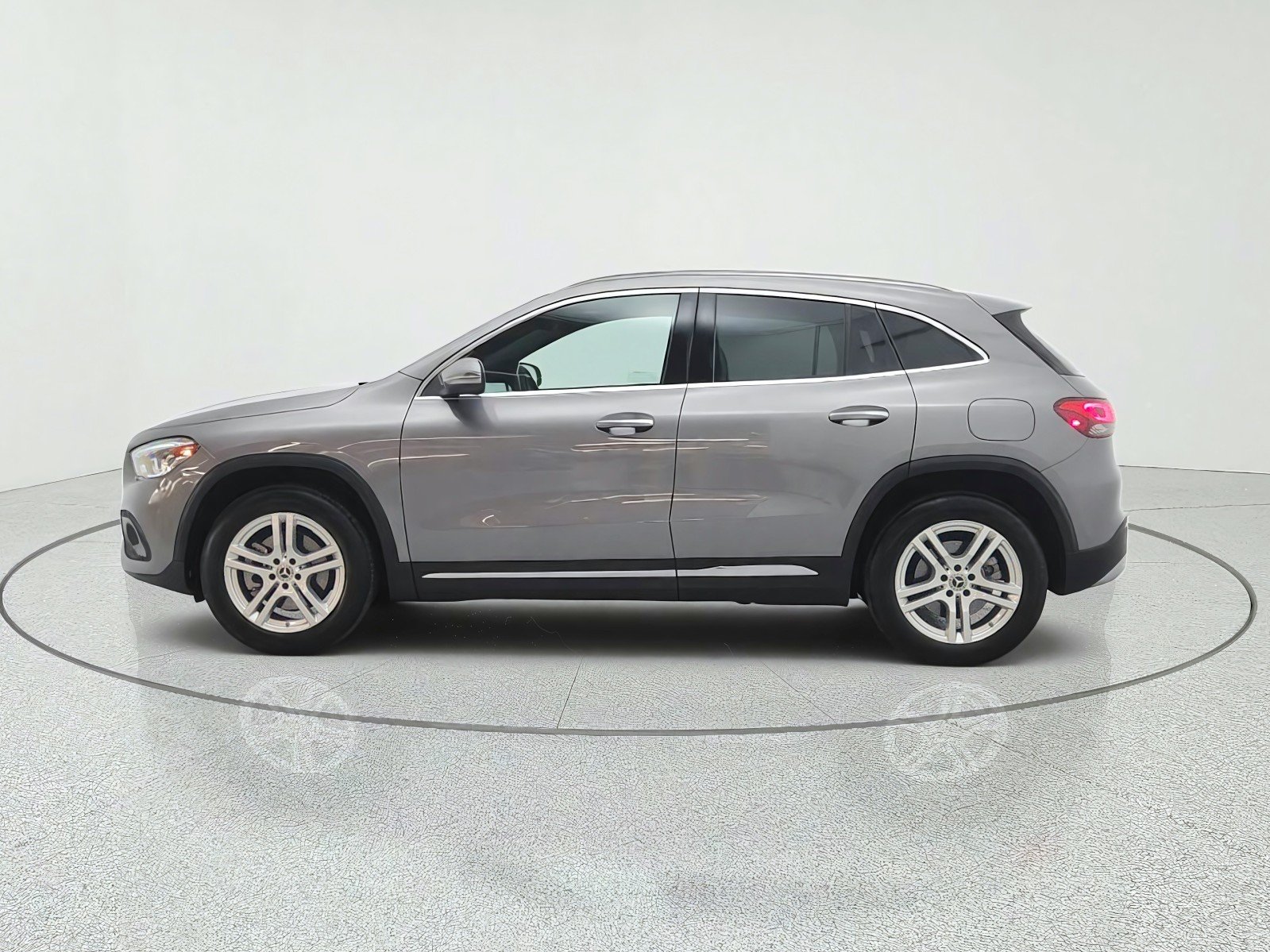 Used 2023 Mountain Grey Metallic Mercedes-Benz GLA 250 SUV image 8