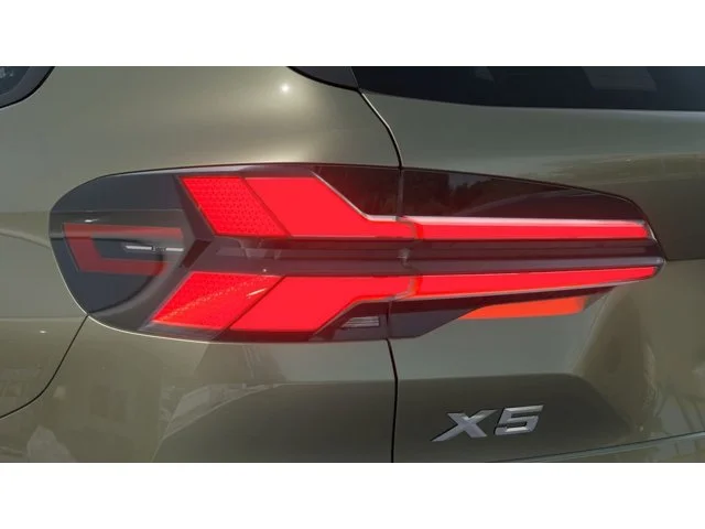 New 2026 Manhattan Green Metallic BMW X5 40i image 8