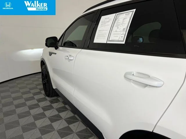 Used 2023 White Kia SX-Prestige image 12