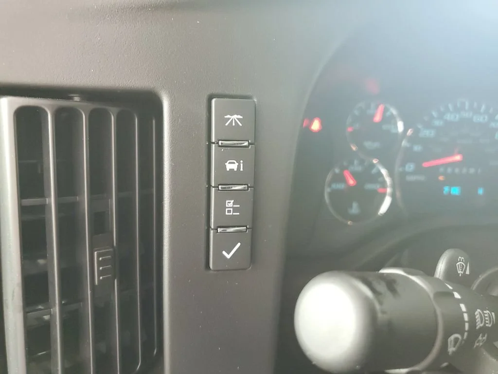 2025 Chevrolet Express Cargo Work Van - Photo 25