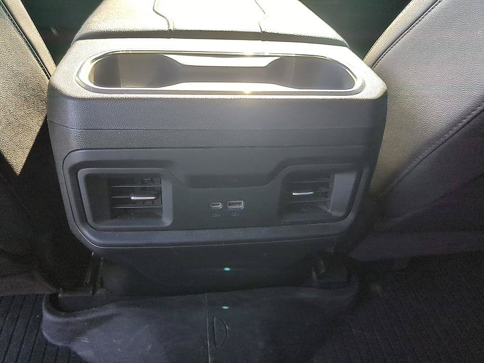 Used 2025 Summit White Chevrolet RST image 31