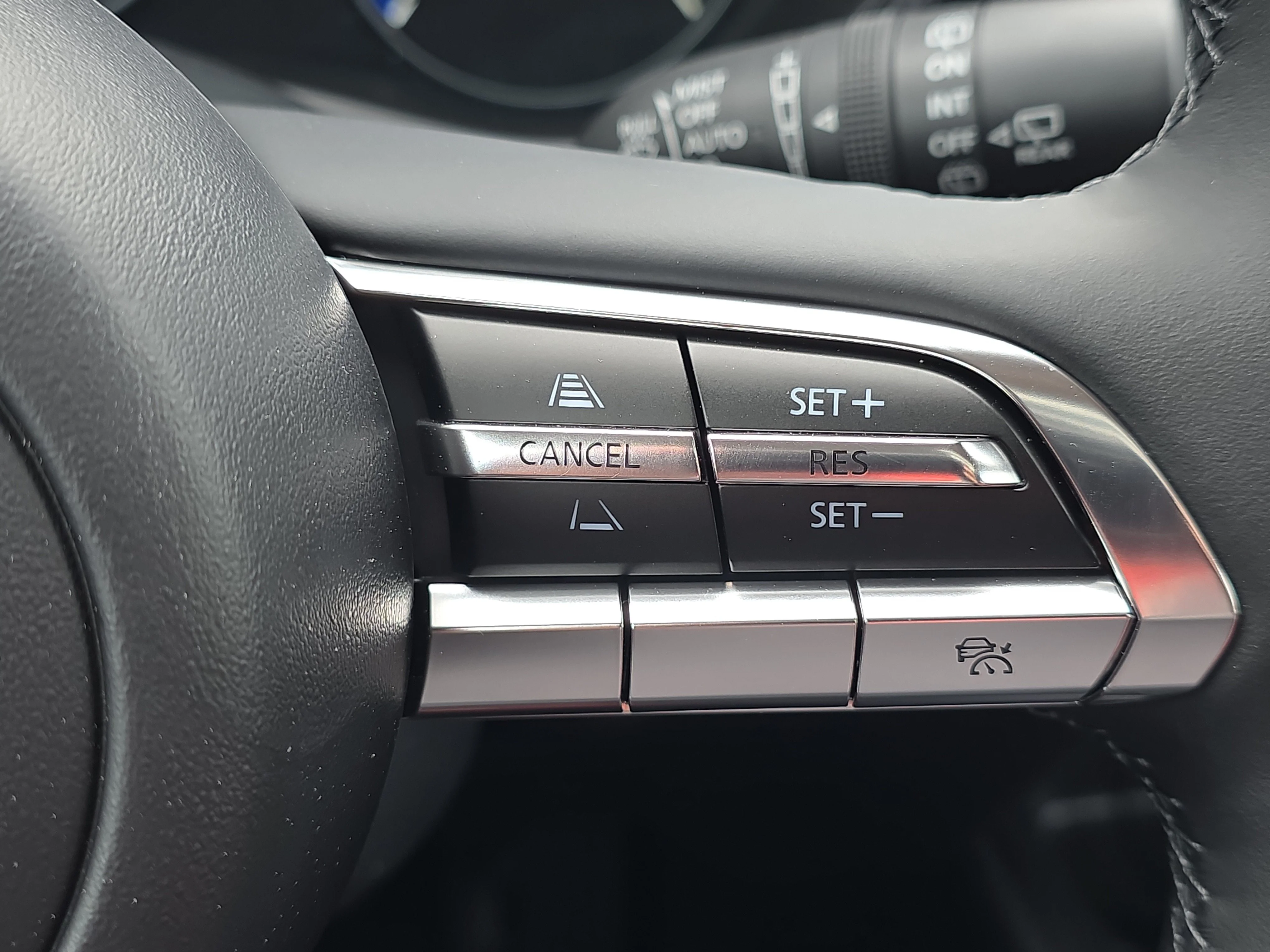 New 2026 Wind Chill Pearl Mazda Premium image 38