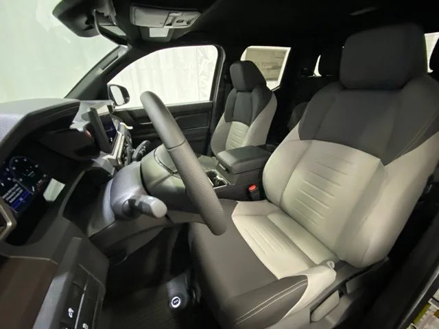 2026 Toyota Tacoma TRD Sport - Photo 9