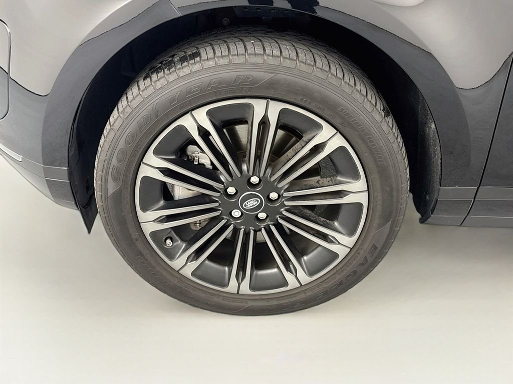 Used 2026 Black Land Rover Core S image 32