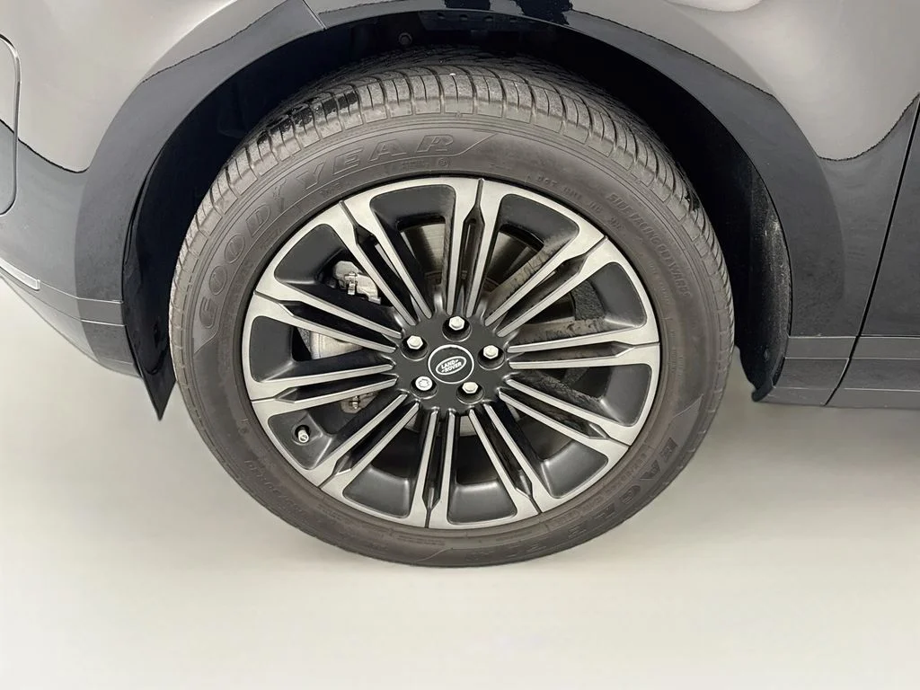 Used 2026 Black Land Rover Core S image 32